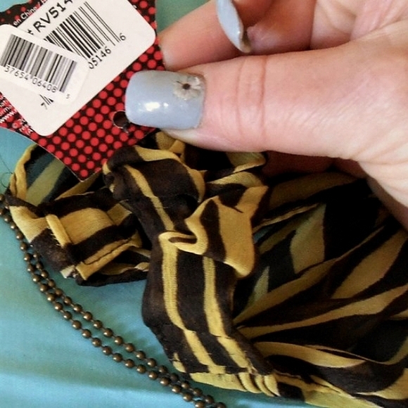 Lot of 2: Revlon Hair Band & Animal Print Heart Pendant - Picture 8 of 11